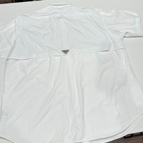 Columbia Men's White Short Sleeve Shirt - Picture 3 of 9